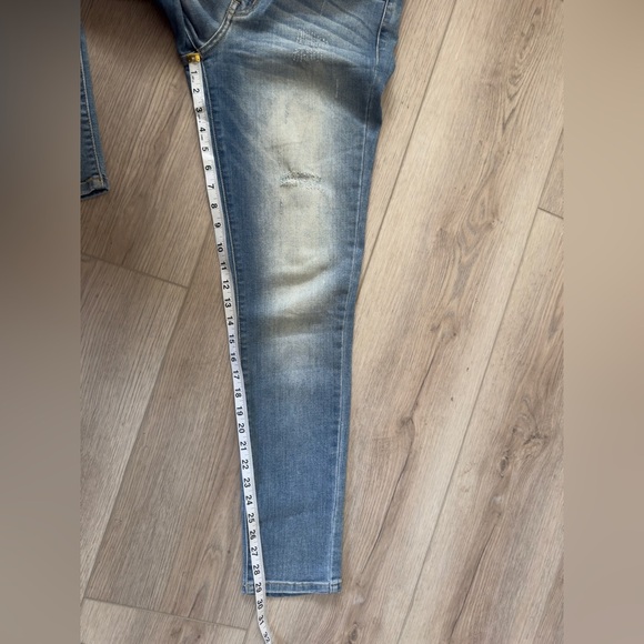 KanCan Blue Skinny Jeans with Faded Wash 👖 - Picture 12 of 12